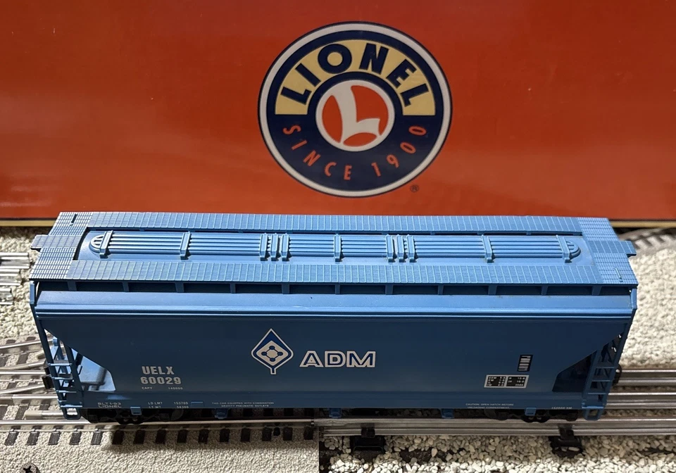 LIONEL~6-17118~ADM 3 BAY CENTERFLOW HOPPER CAR #60029~O SCALE - Image 2 of 4