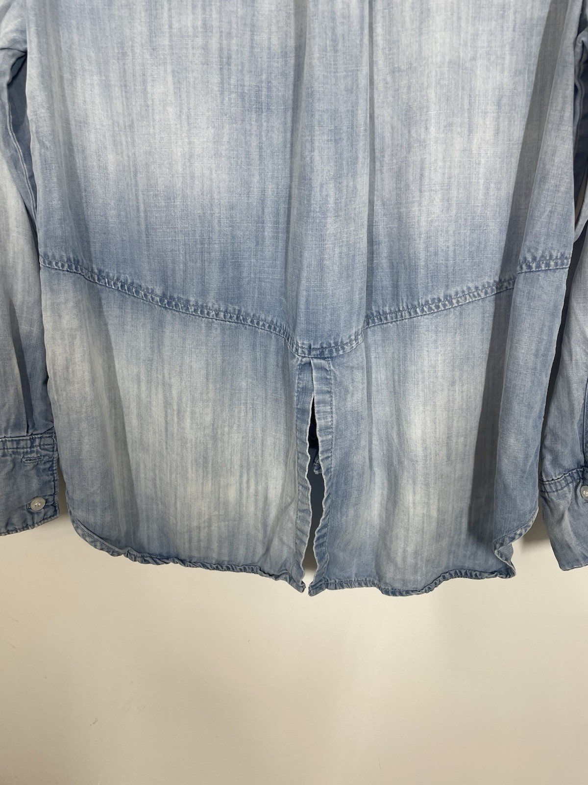 BELLA DAHL Split Back Button Down Shirt Denim Cha… - image 9