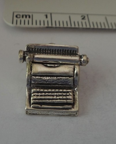 Dije de máquina de escribir móvil antigua de plata esterlina 3D 16x15 mm - Imagen 6 de 10
