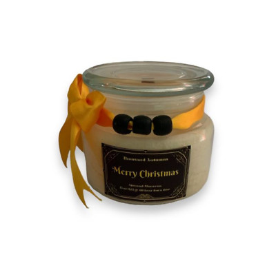 Mery Christmas Almond macaroon scented candle