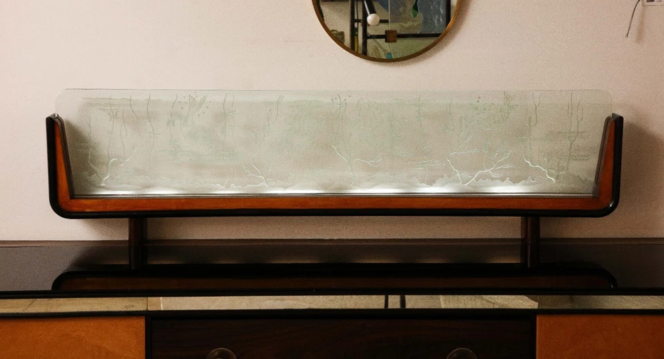 Osvaldo Borsani Credenza con panel luminar de vidrio Luigi Brusotti, años 40, Italia Foto 4 de 4