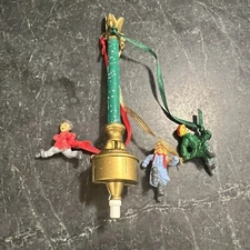 1997 TRENDMASTERS THE MAGIC of  MAINSTREET Carousel Maypole  Replacement Part