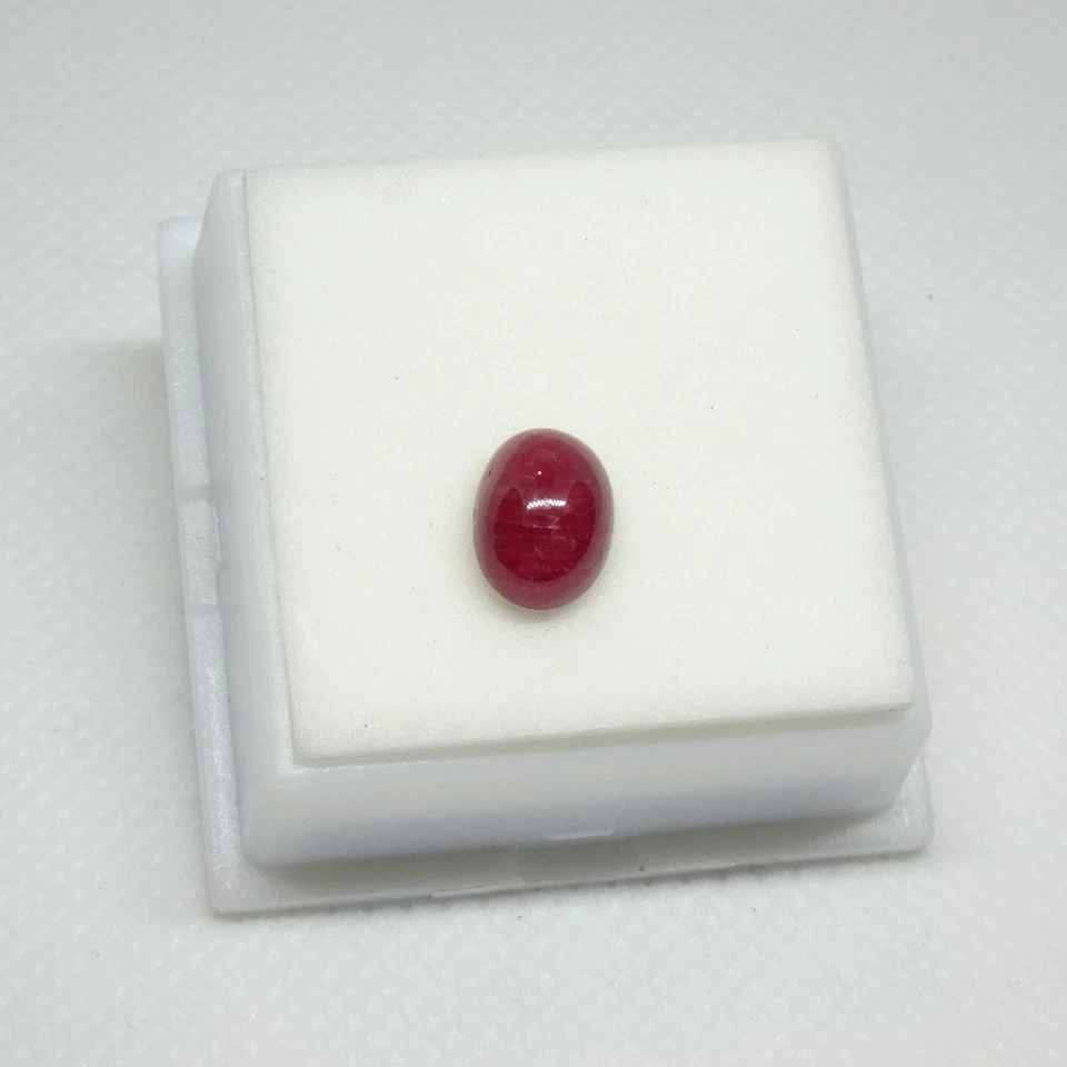 Beautiful Ruby Cabochon - 3.29ct - 7.1x9.9mm Oval Cabochon - Madagascar Ruby - Image 2 of 4