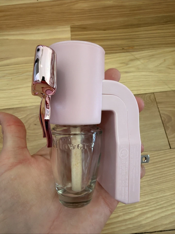 Bath & Body Works PINK BOW Wallflower Fragrance Plug - Image 2 of 4