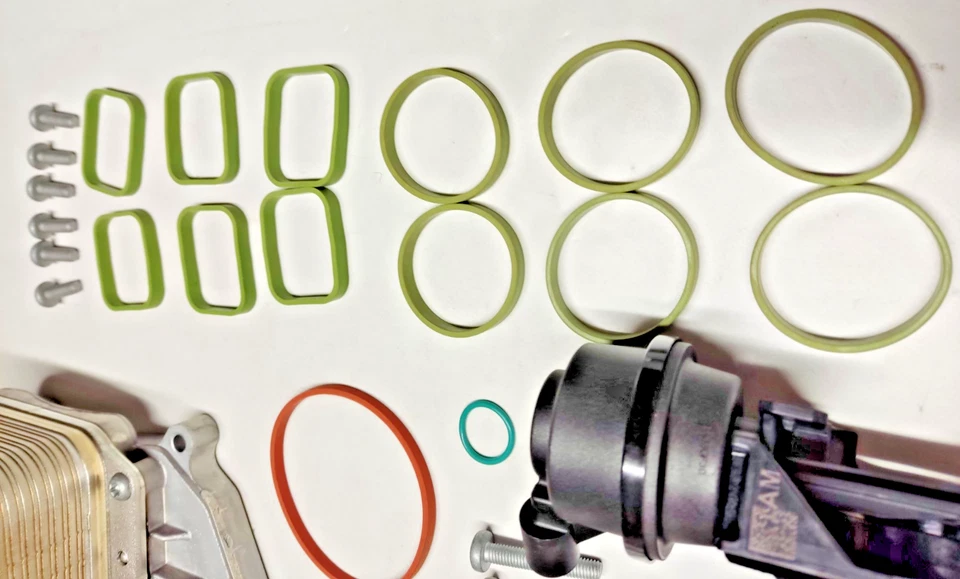 Original Audi - Regelventil A6,A8,Q5 mit Ölkühler 059121737AM & 059117015P - Bild 3 von 4