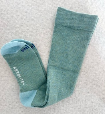 Wellow Bamboo Aerolite Compression Socks Color Breakwater Twist Size LARGE NWOT