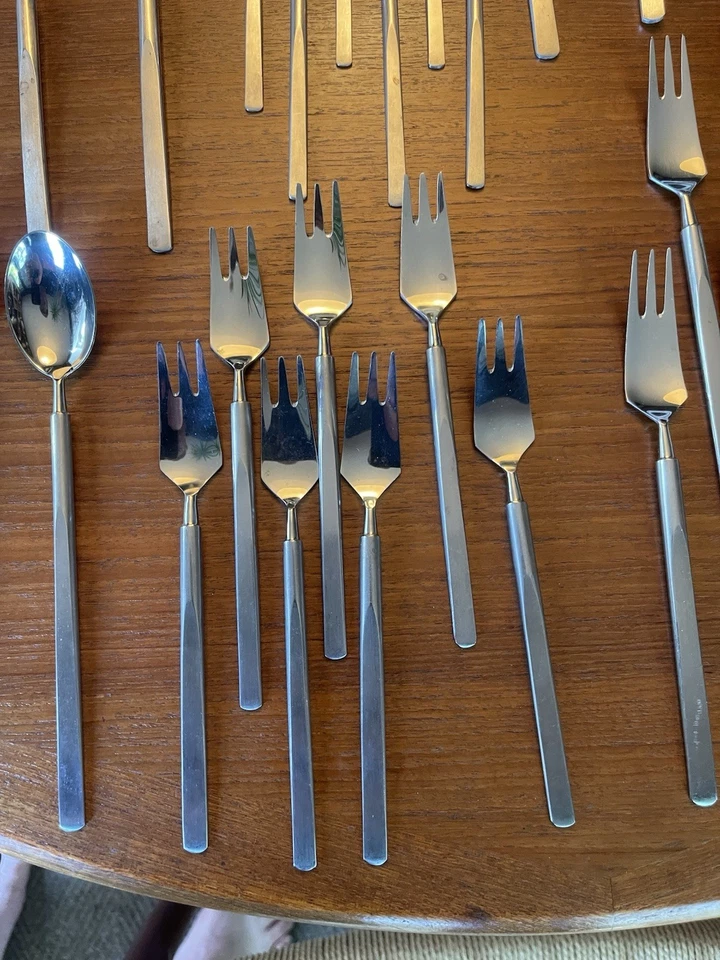 Juego de cubiertos de obelisco moderno danés Erik Herlow vintage 44 piezas servicio para 6. Foto 4 de 4