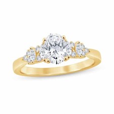 Oval-Cut Diamond Engagement Ring 7/8 ct tw 14K Yellow Gold