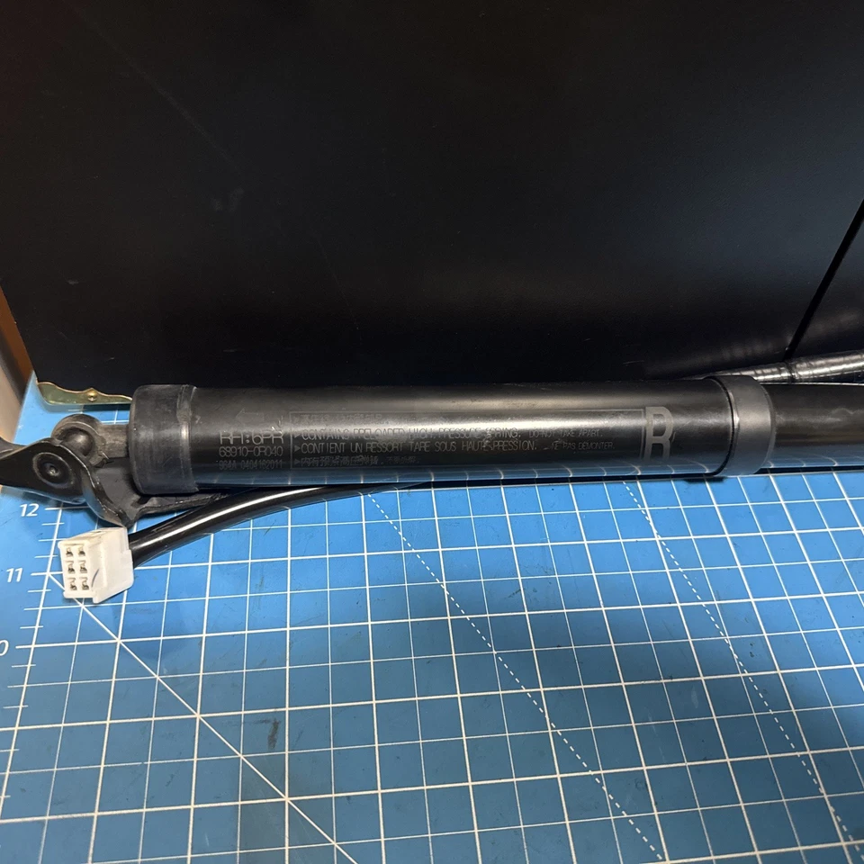 Apoio de suspensão Toyota Rav4 destro direito 68910-0R040 fabricante de equipamento original 4006 2013-2018 - Imagem 4 de 4