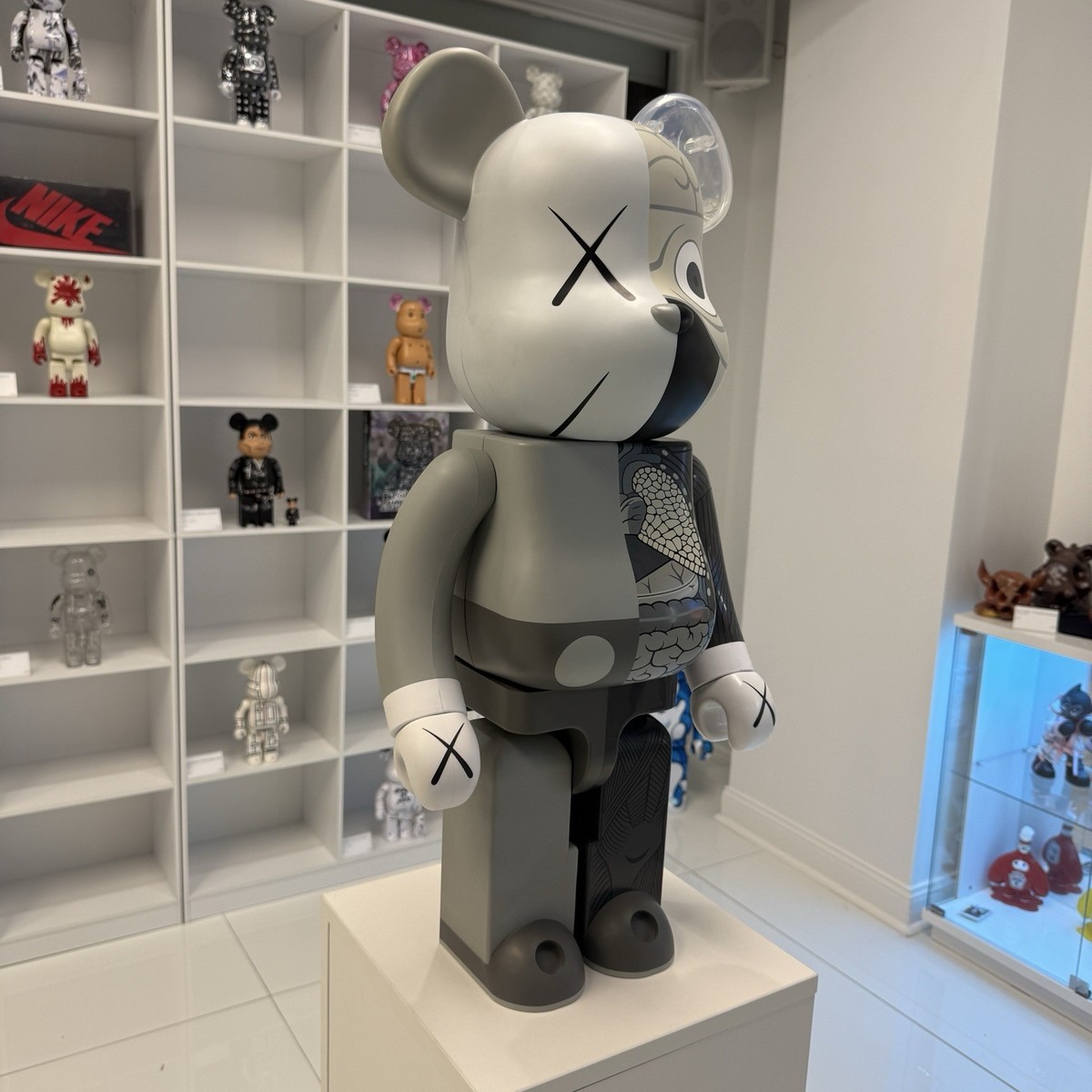 MEDICOM TOY BEARBRICK x KAWS x DISSECTED x GREY 1000% (Authentic