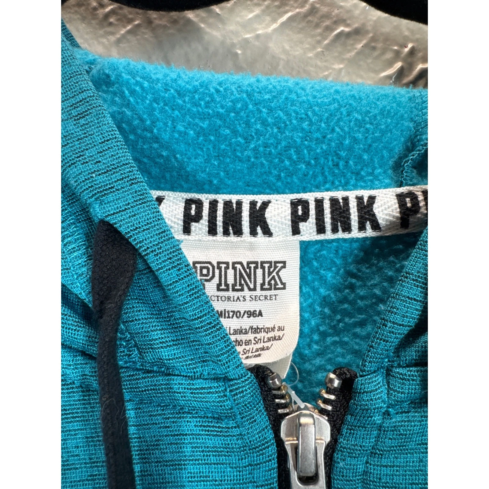 UNDERCOVER Felpa rosa Victoria's Secret full zip con cappuccio hi orlo basso donna taglia media
