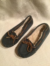Women s minnetonka SUEDE Blue moccasins sz.6 FUR LINED Slippers 40514