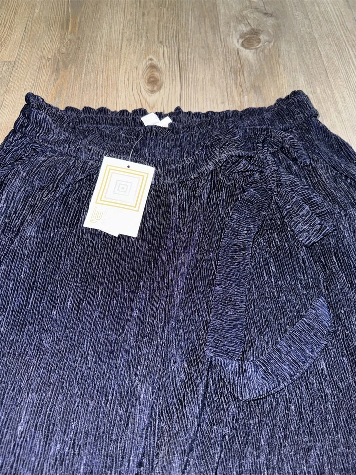 LuLaRoe Dianne Azul Marino Floral Bolsa de Papel Arrugado Pierna Ancha Pantalones Talla Grande Foto 4 de 4