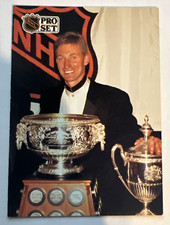 1991 pro set hockey #324 wayne gretzky  (HOF)