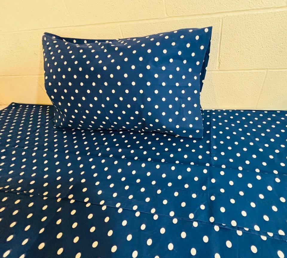 Juego de sábanas Pottery Barn Teen tamaño doble azul marino y blanco a lunares Foto 2 de 4