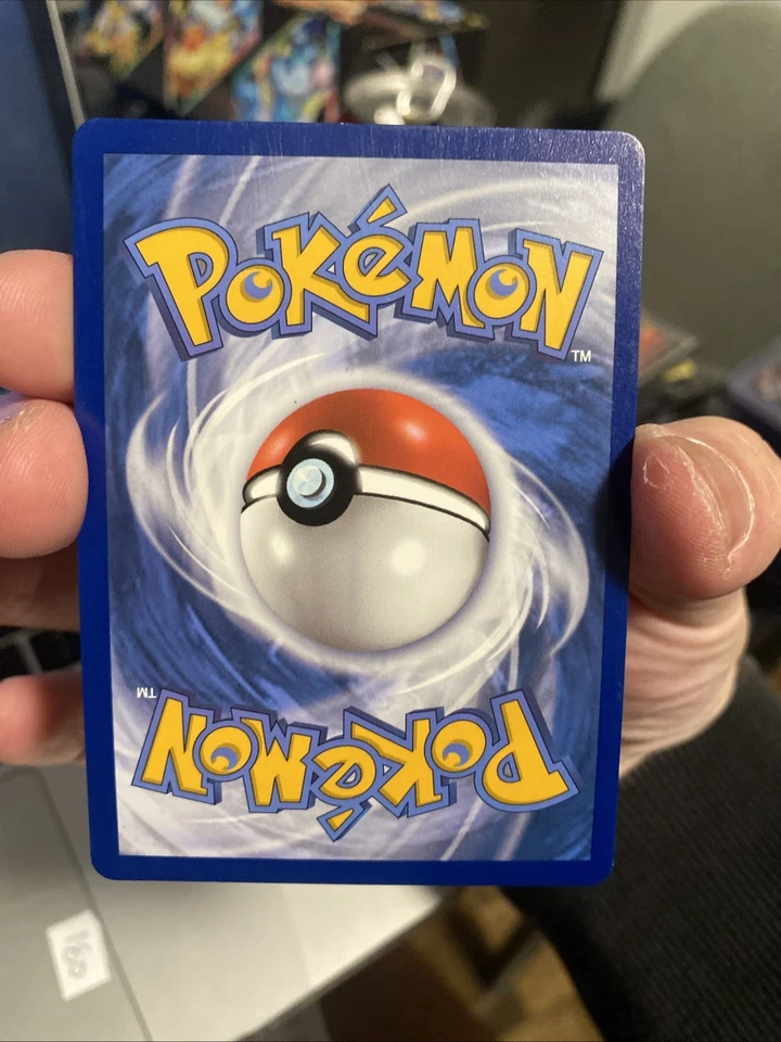 Mew V (Alternate Full Art) 251/264 Swsh08: Fusion Strike Holo - Image 2 of 2