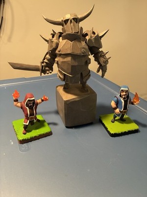 Clash Of Clans / Royale Statues Stone PEKKA + Blue Wizard + Red Wizard