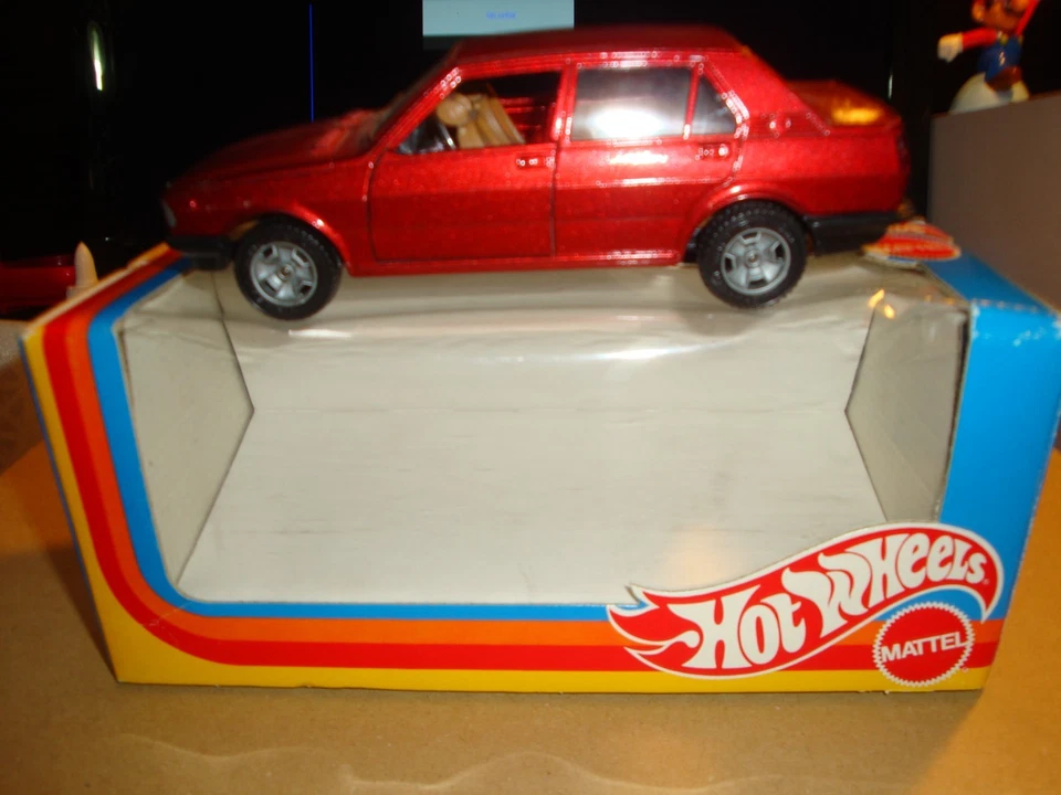 MODELLINO HOT WHEELS MATTEL ALFA ROMEO GIULIETTA SCALA 1:25 NUOVO - Immagine 4 di 4