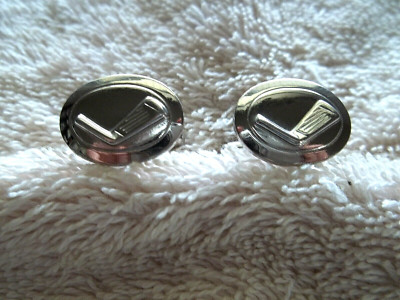 Golf Club Design Cuff Links, Silver Tone Metal, Nicely Detailed E3