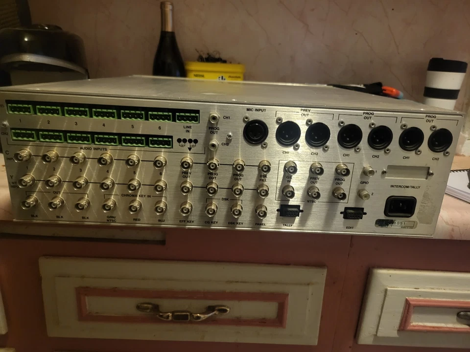 Sony Original Interface Video Switcher 银色 — 第 2/2 张图片