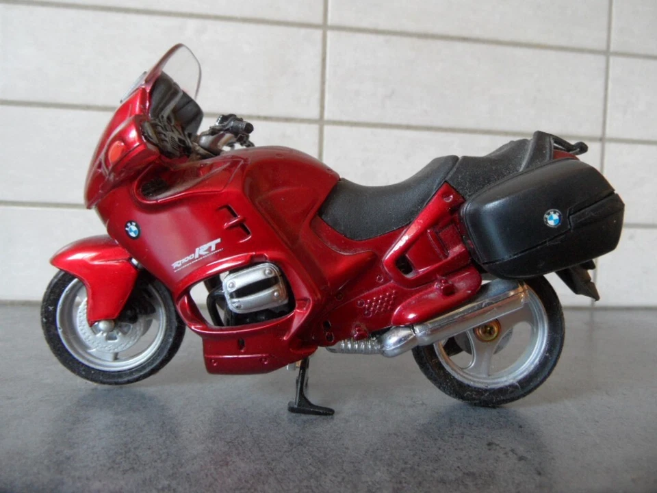 MOTO BMW R 1100 RT 1:18 - Photo 2/4