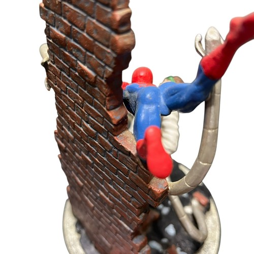1997 Marvel Spider-Man vs. Doctor Octopus Diorama Statue Applause - Picture 14 of 14