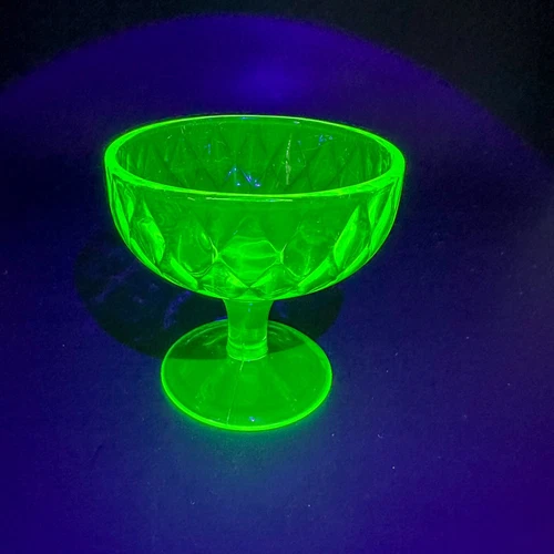 Vintage Federal Glass Uranium Vaseline Raindrop Sherbet Dessert Glass 3.5 in dia