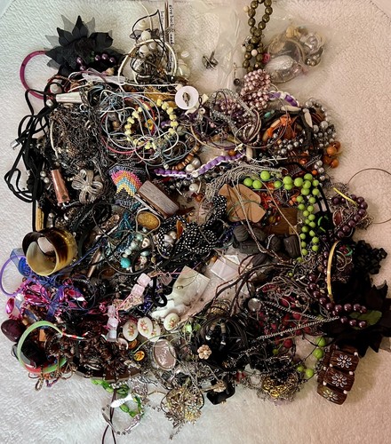 Bulk Crafting Jewelry Making Lot 6lbs 4.8oz Untested Tangles Beads Chains & More - Picture 6 of 24