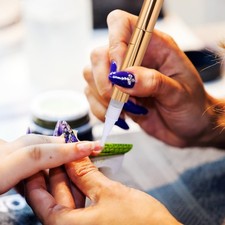 Pluma aplicadora de esmalte de uñas tubo vacío tubo varita brillo de labios 2 piezas