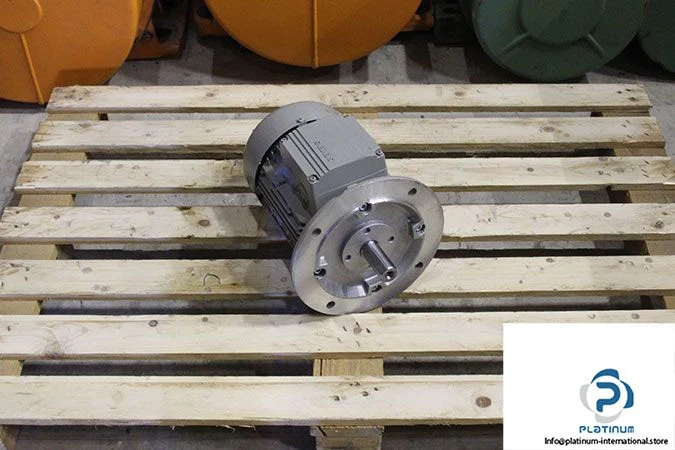 SIEMENS 1LA71074AA91-Z 3 PHASE ELECTRIC MOTOR_ SIEMENS 1LA71074AA91Z - image 2 of 4
