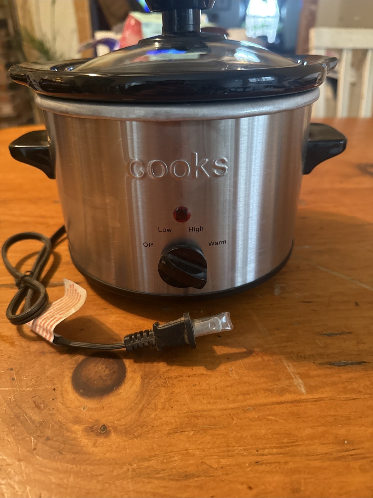 Slow Cooker 1.5 QTS Cooks Model WJ-1500 Never Used Free Ship
