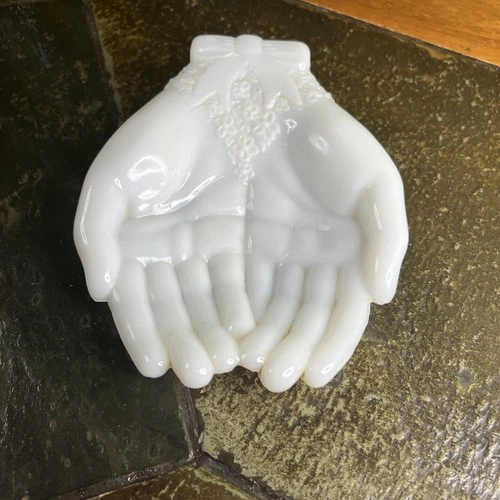 Vintage Avon Touch Of Beauty Open Hands White Milk Glass Soap Trinket Candy Dish