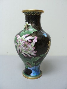 COLORFUL VINTAGE CHINESE CLOISONNE ENAMEL ON BRASS 10.5" VASE