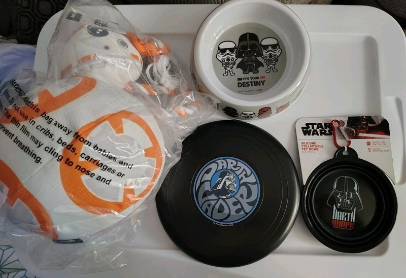 Disney Star Wars 4pc Dog set New! Toys, Bowls!