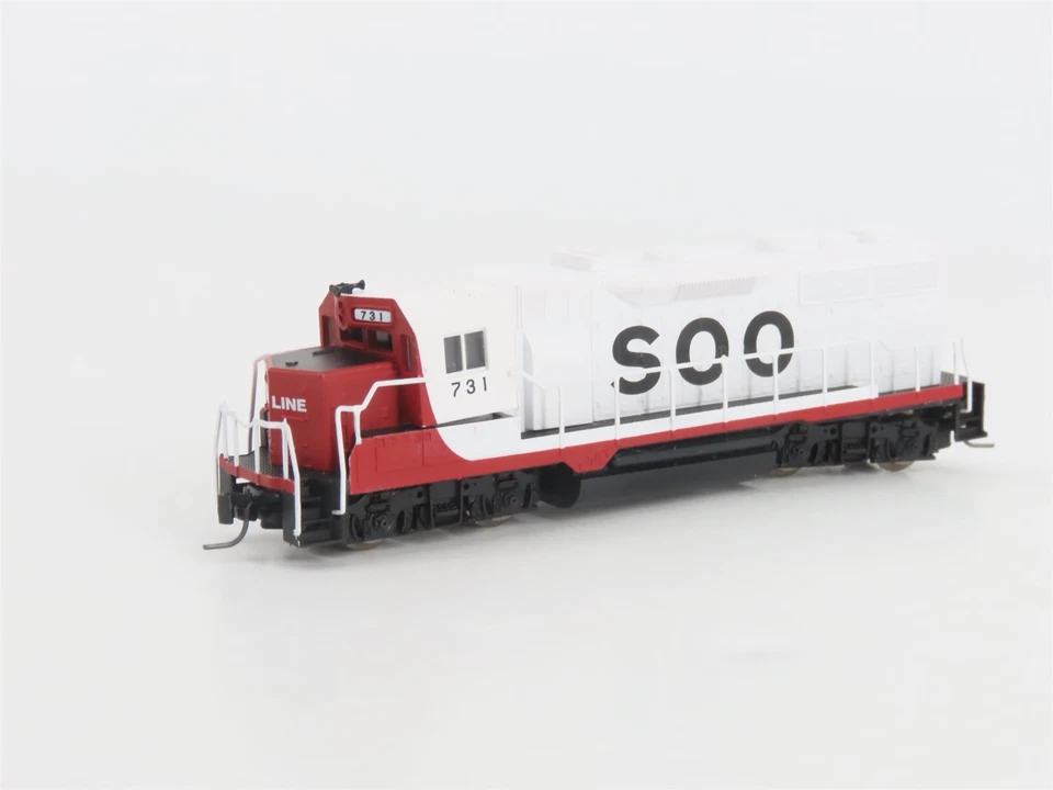 Z Scale Micro-Trains MTL 98101072 SOO Line GP35 Diesel Locomotive #731 - Image 4 of 4
