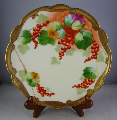 Pickard 8.5'' Plate Currants Heavy Gold Trim Excellent Condition