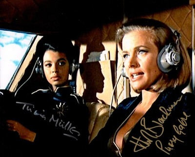 HONOR BLACKMAN ( ) & TRICIA MÜLLER   Original James Bond 007 Autogramm mit COA