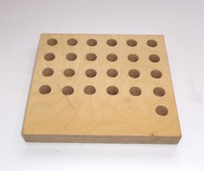 Holzsockel f&uuml;r 328E Spannzangen mit 25 Bohrungen (6x4 + 1)