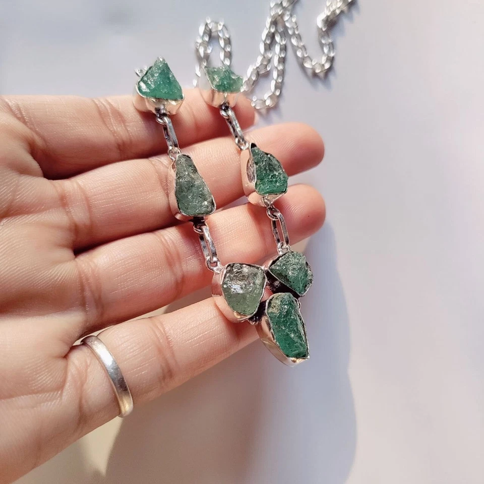 Collar de joyería hecho a mano de plata de ley 925 con piedras preciosas naturales de ónix verde de 18" Foto 3 de 4