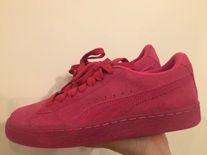 red suede pumas size 5.5