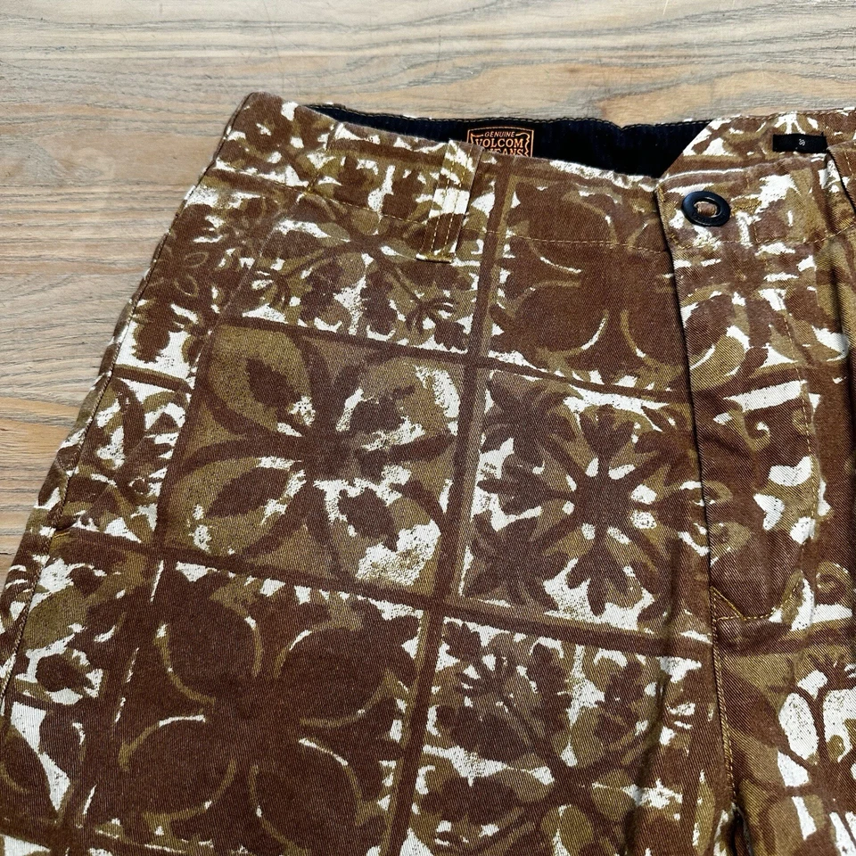 Volcom Faceted Mix Shorts Beige Geometric Men’s 30 w/ 9” Inseam Casual - Image 2 of 4