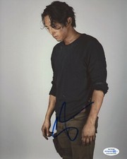 Steven Yeun Walking Dead Autographed Signed 8x10 Photo COA 