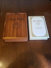 Vintage Cedar Wood Holy Bible Storage Box Union DOVE OF PEACE Made In Usa