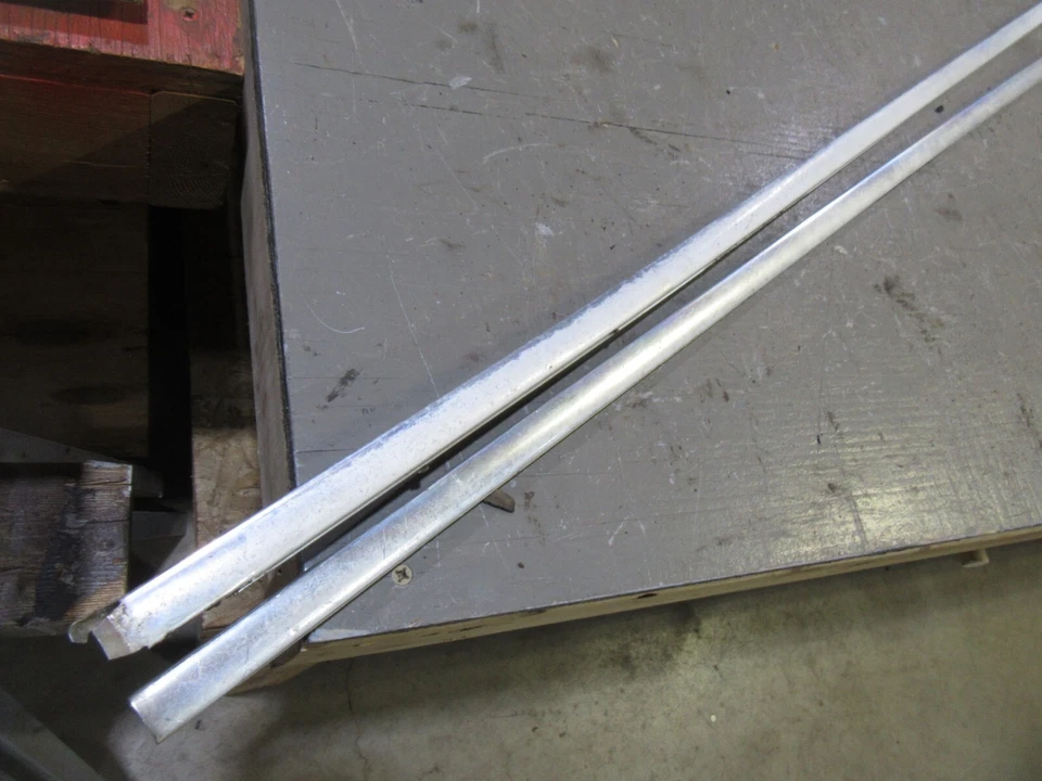 Pontiac Bonneville Wagon 1983 techo exterior riel de goteo moldura par Foto 2 de 4