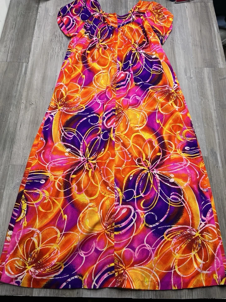 Maxi Vestido Vintage Polinesio Bazar Hawaiano Sin Mangas Floral Muumuu VER FOTOS Foto 2 de 4