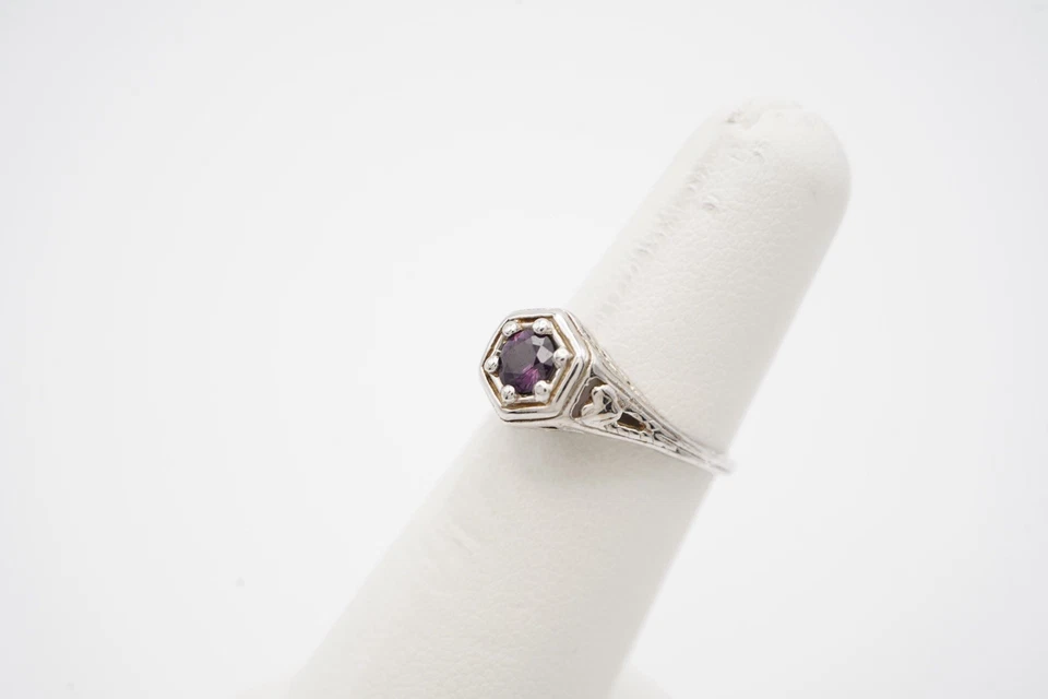 Antique Style 14k White Gold Filagree Ring. 2.6 Grams. Size 5.25. Spinel - Image 2 of 4