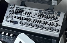 Roland JD-08 Desktop Synthesiser Boxed