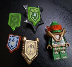 LEGO Aaron Fox minifigure neon orange visor gold armor Nexo Knights 72005 nex136
