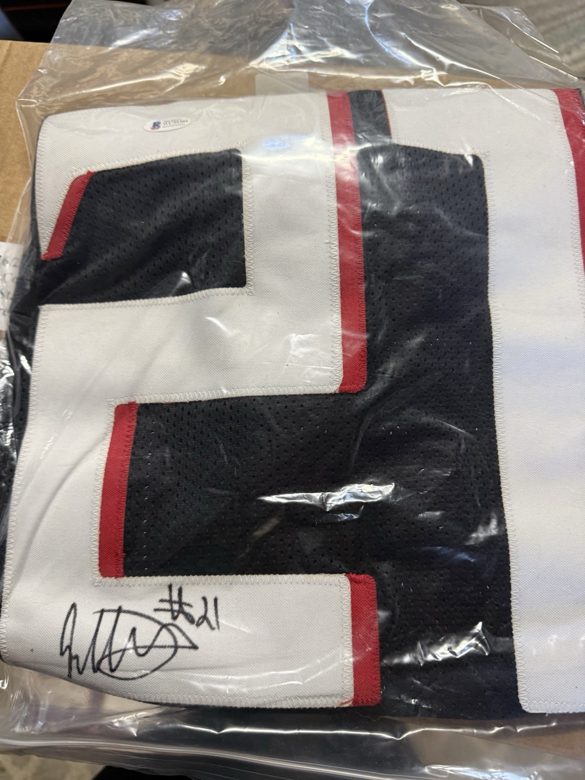 Todd Gurley Autographed Signed Georgia Bulldogs Jersey (Beckett COA) Falcons Pro Bowl R.B 