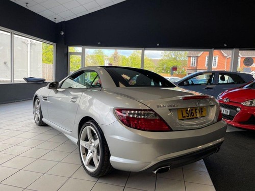 2016 Mercedes-Benz SLK 2.1 SLK250d AMG Sport Convertible 2dr Diesel G-Tronic Eur - Picture 10 of 20